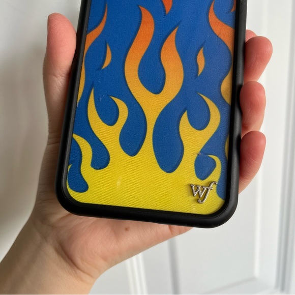 Wildflower Cases iPhone 11! - Picture 2 of 4